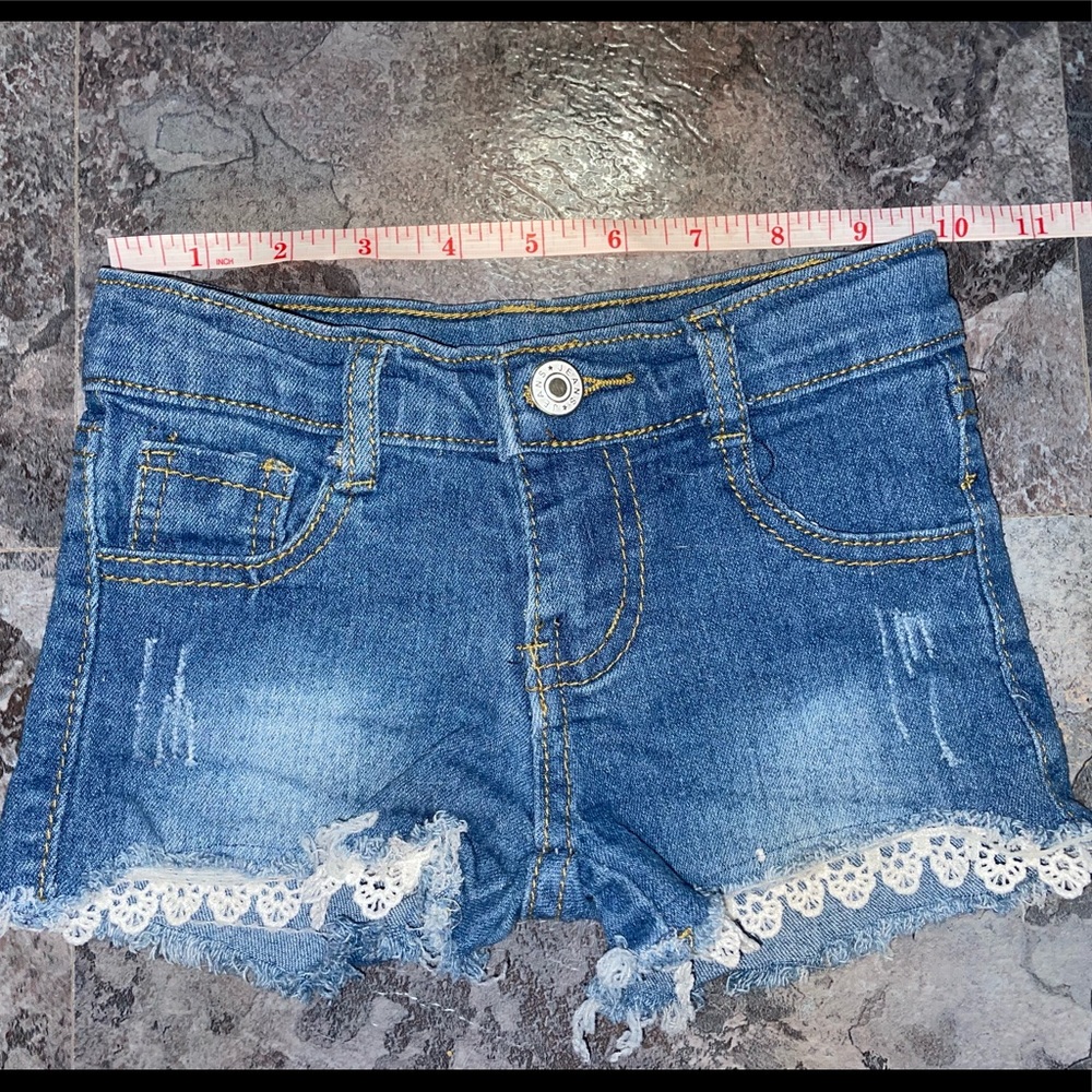 Denim shorts with lace detail 4T